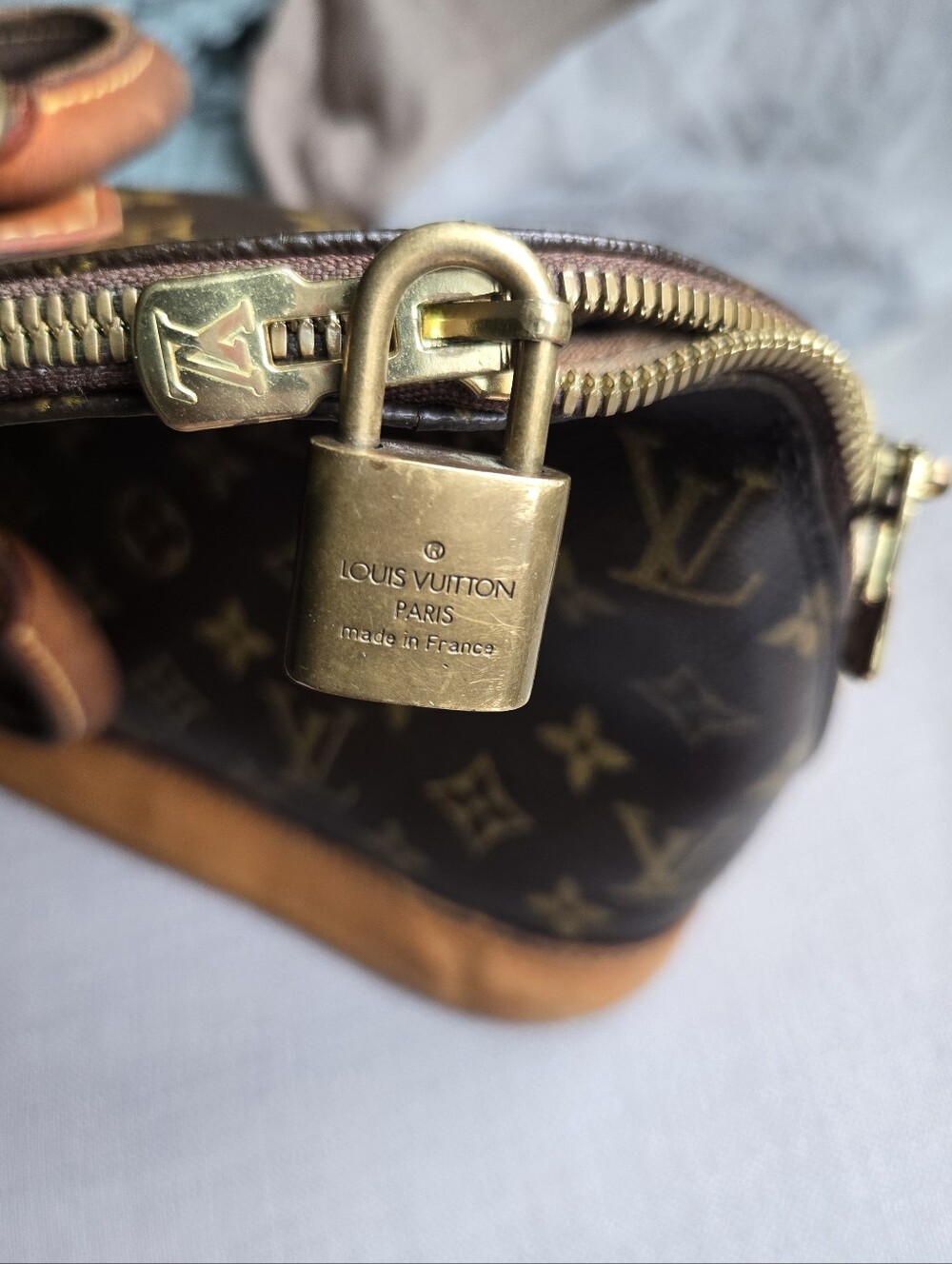 Louis Vuitton Brown Monogram Alma Handbag - Picture 9 of 16